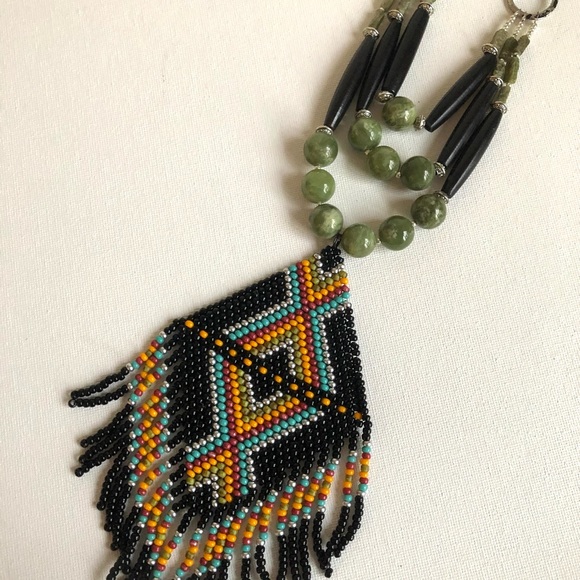 Jade and hairpipe Beaded fringed pendant, handmade choker necklace - Picture 5 of 6